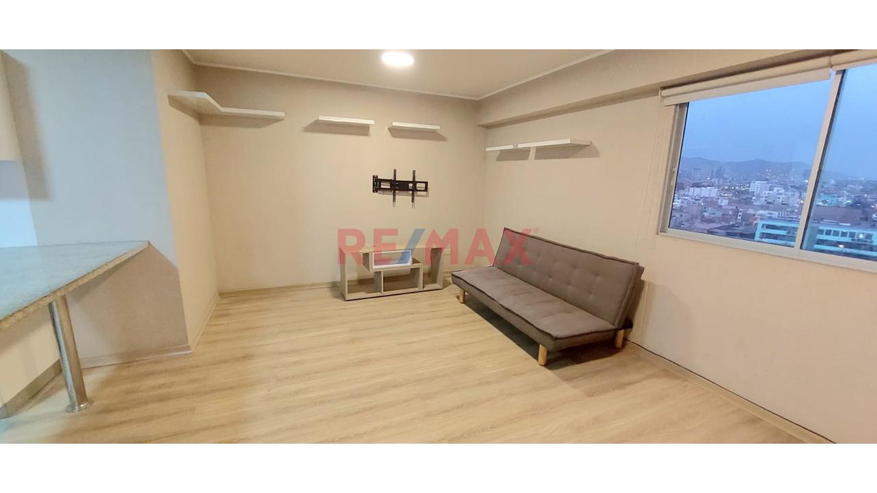 Excelente Vista De Departamento En Piso 13 Con Excelente Ubicacion En Lince - 4