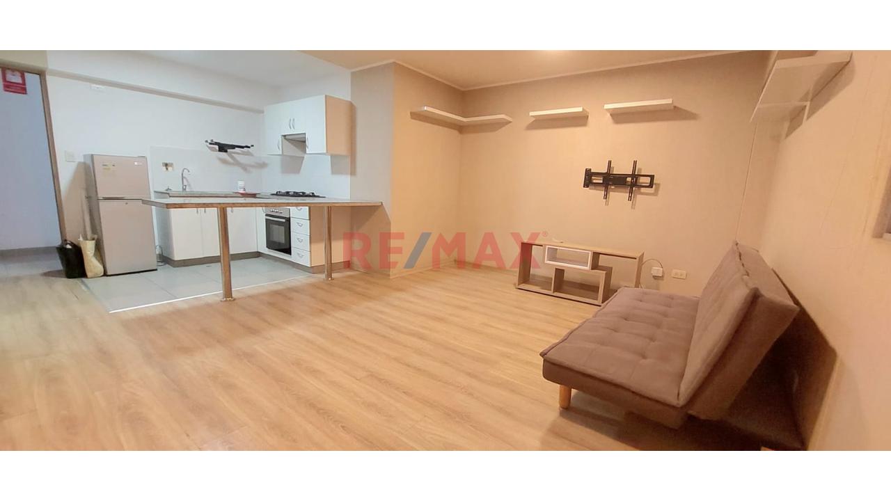 Excelenta Vista De Departamento En Piso 13 Con Excelente Ubicacion En Lince — foto 2