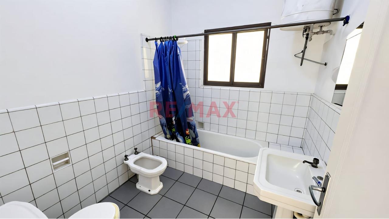 En Alquiler - Local Comercial De 215 M2 / En Primer Piso Con Puerta A La Calle / En La Av. Brasil - Jesus Maria - 20