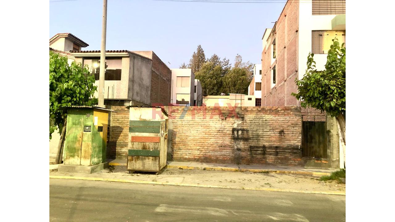 Se Alquila Terreno Urbano En Urb. Las Orquídeas. Arequipa - 3