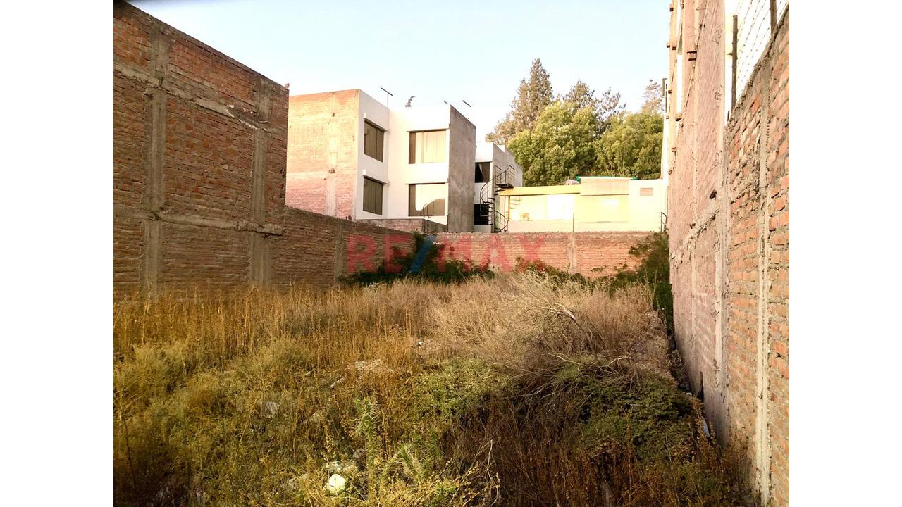 Se Alquila Terreno Urbano En Urb. Las Orquídeas. Arequipa - 1