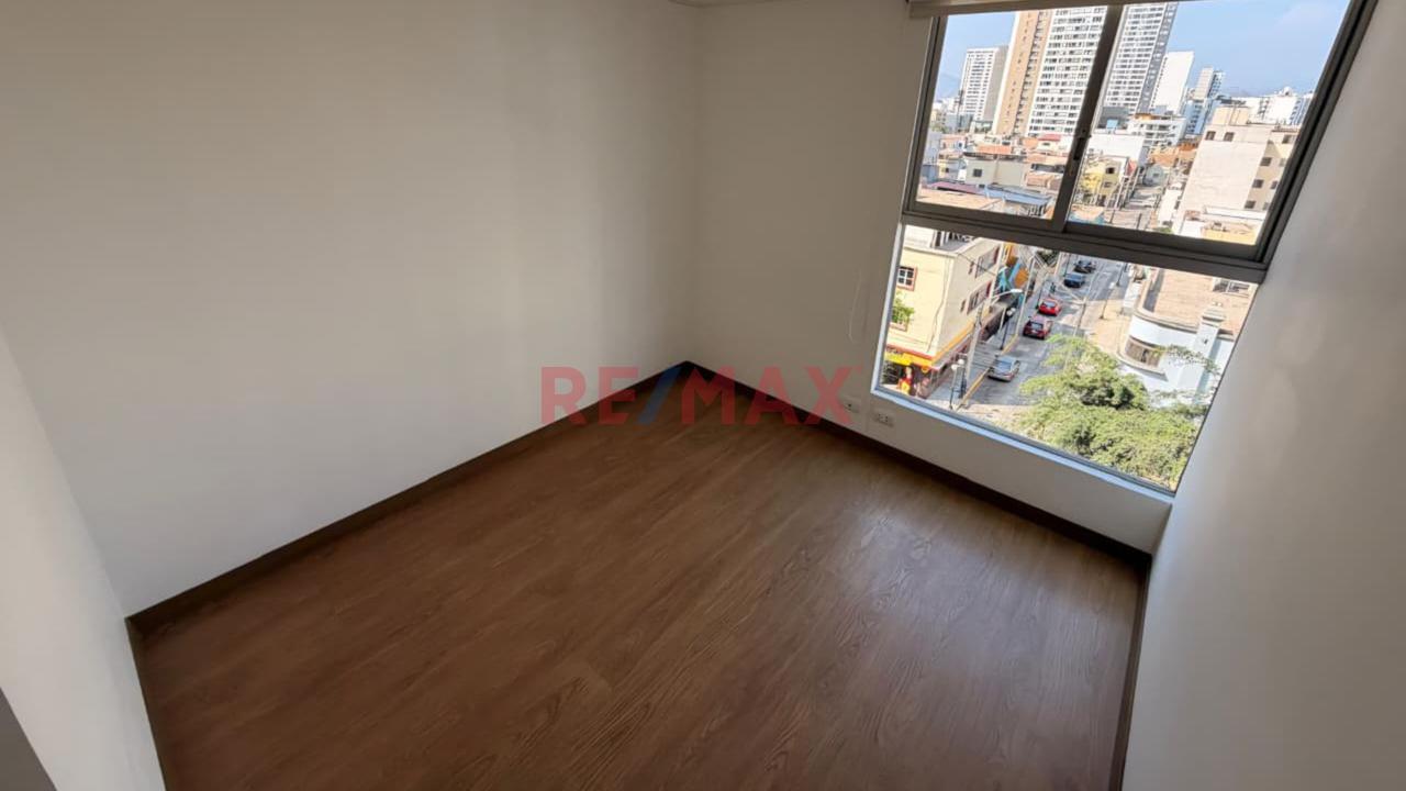 Depa Con Balcon, En El Corazon De Jesus Maria — foto 11