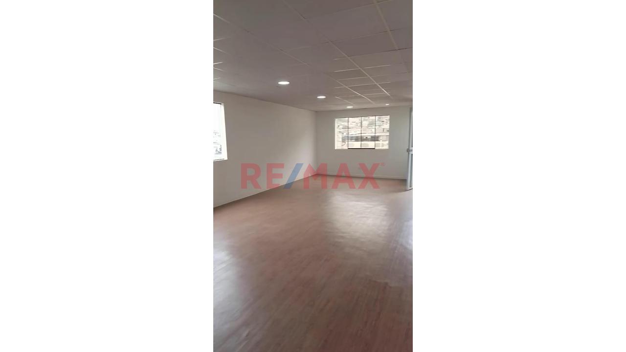 🏢 ¡Local Comercial De 100 M² En Alquiler – Av. La Esperanza, Villa El Salvador! - 1