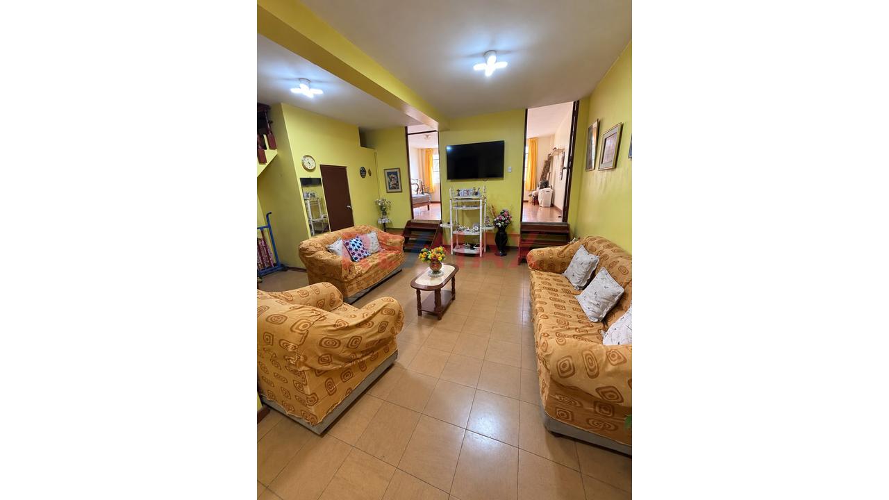 Departamento De 2 Niveles Más Azotea En Ate! — foto 3