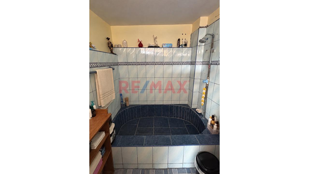 Departamento De 2 Niveles Más Azotea En Ate! — foto 5