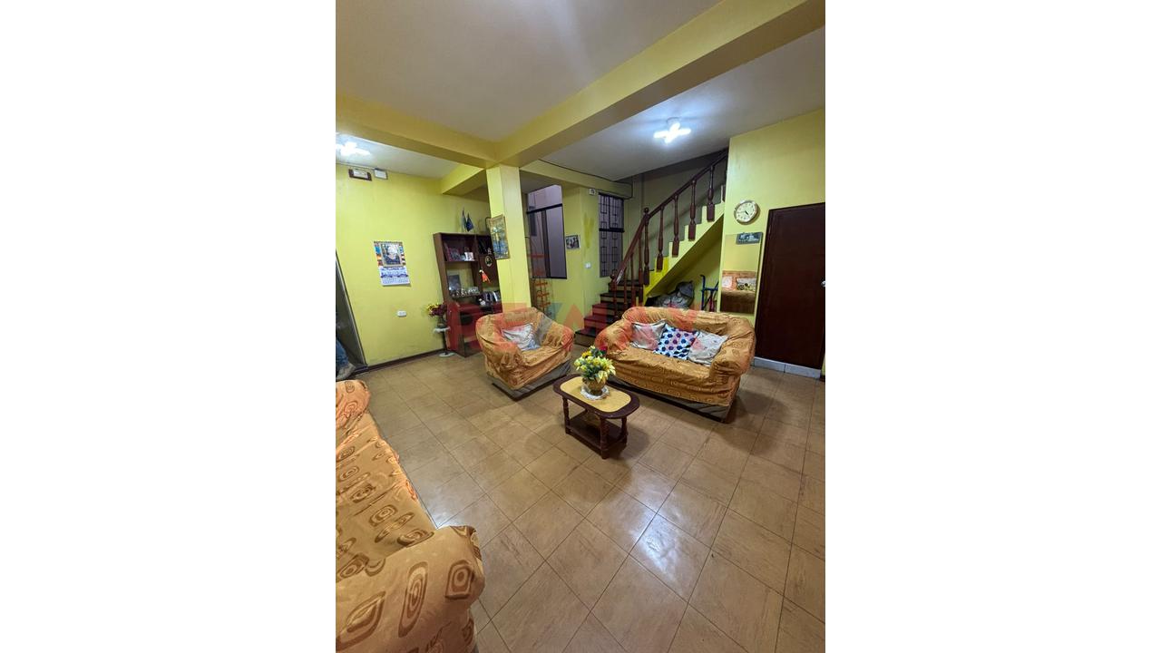 Departamento De 2 Niveles Más Azotea En Ate! — foto 7