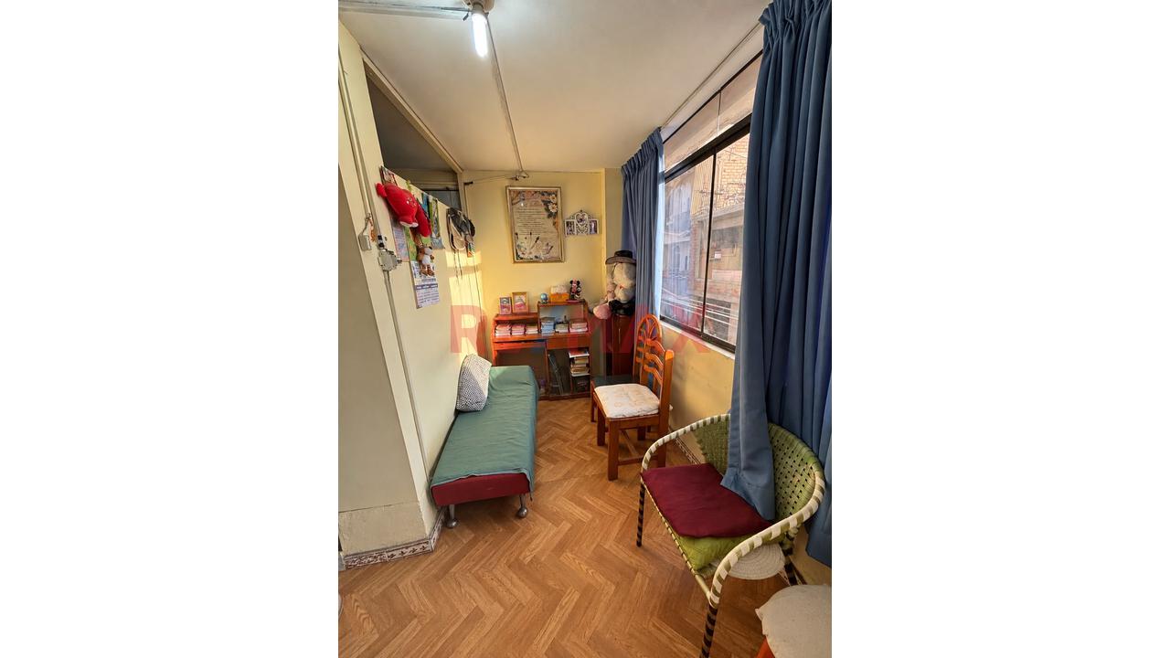 Departamento De 2 Niveles Más Azotea En Ate! — foto 4