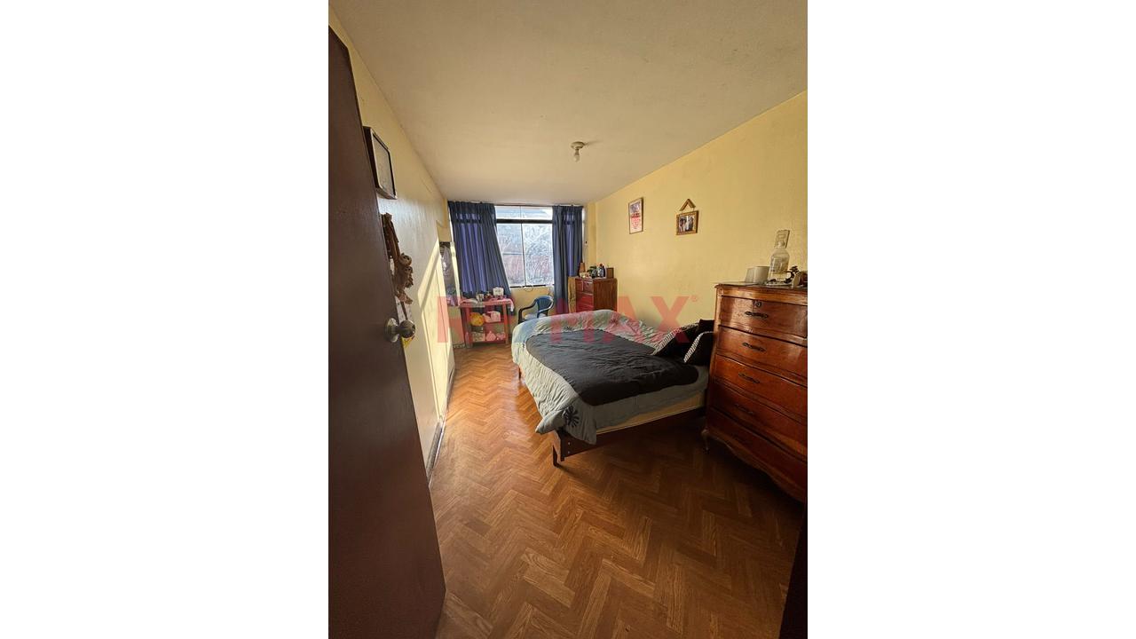 Departamento De 2 Niveles Más Azotea En Ate! — foto 8