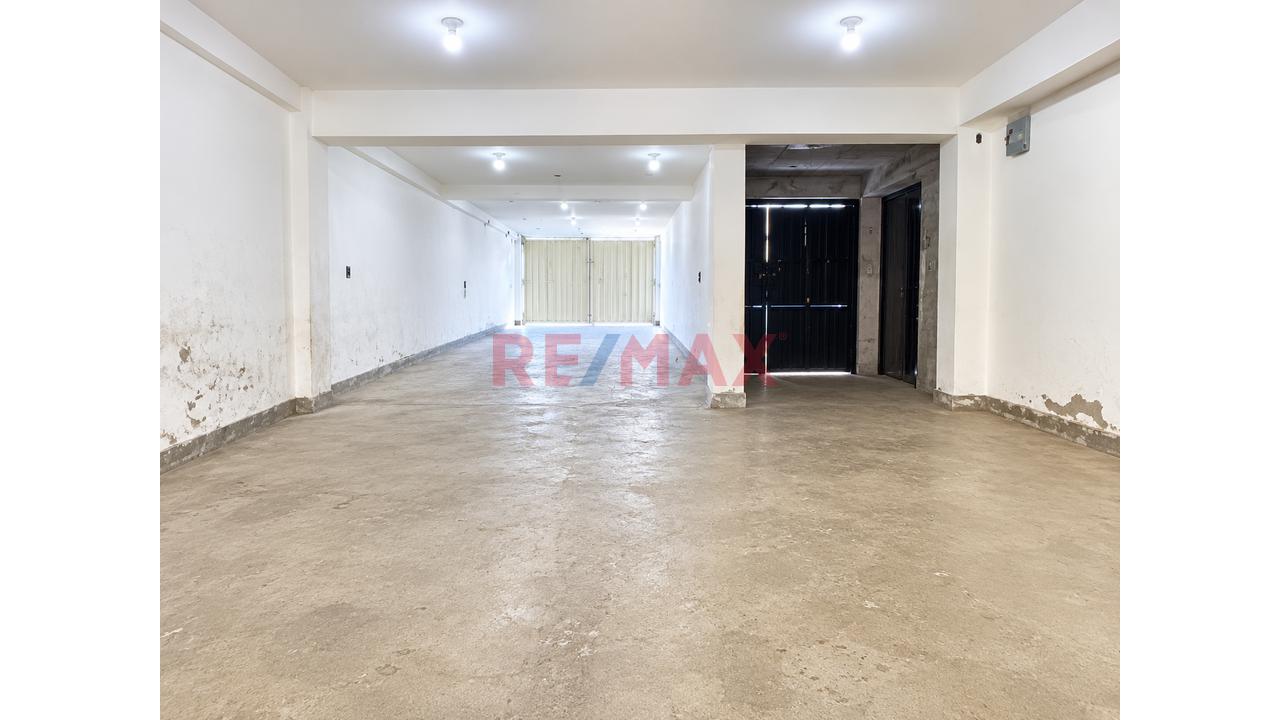 ¡Alquiler De Local Comercial En Av. Alfredo Mendiola – Los Olivos, Frente A Megaplaza! - Primer Piso | Zonificación Comercial — foto 3