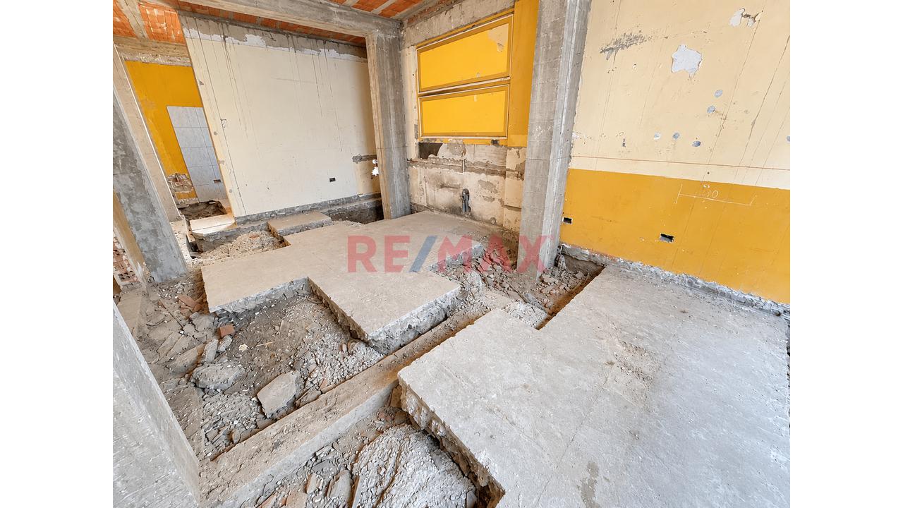 ¡Alquiler De Local Comercial En Av. Alfredo Mendiola – Los Olivos, Frente A Megaplaza! - Primer Piso | Zonificación Comercial — foto 7