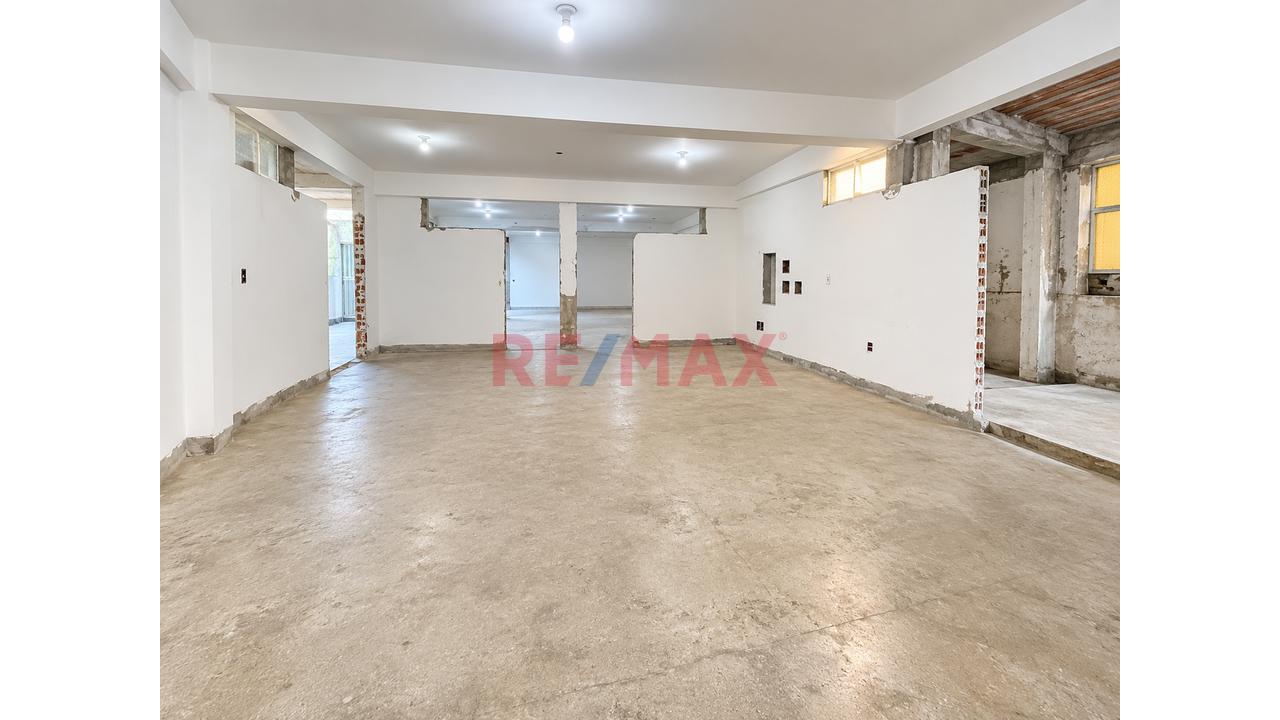 ¡Alquiler De Local Comercial En Av. Alfredo Mendiola – Los Olivos, Frente A Megaplaza! - Primer Piso | Zonificación Comercial — foto 4