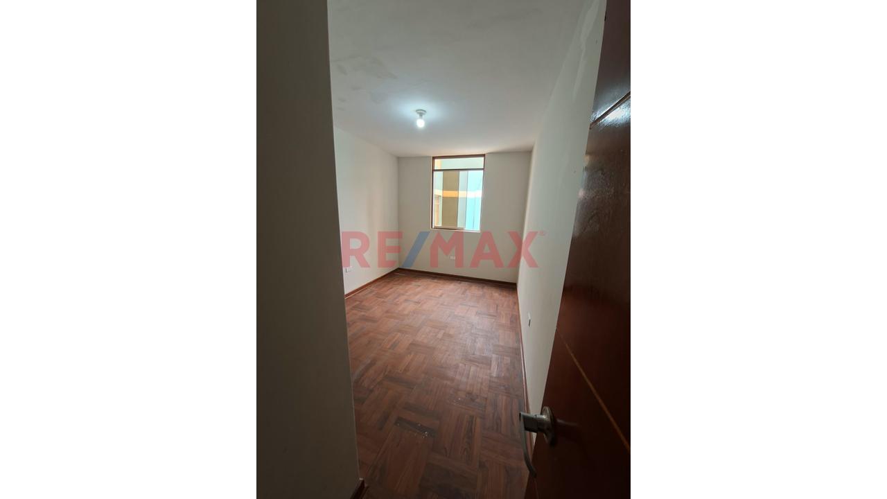 Alquiler Departamentto Remodelado Frente A Parque Distrito De Rimac — foto 11