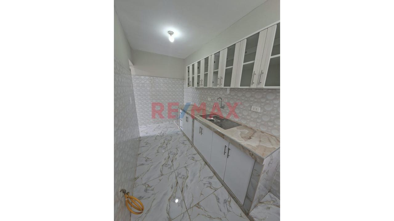 Alquiler Departamentto Remodelado Frente A Parque Distrito De Rimac — foto 3