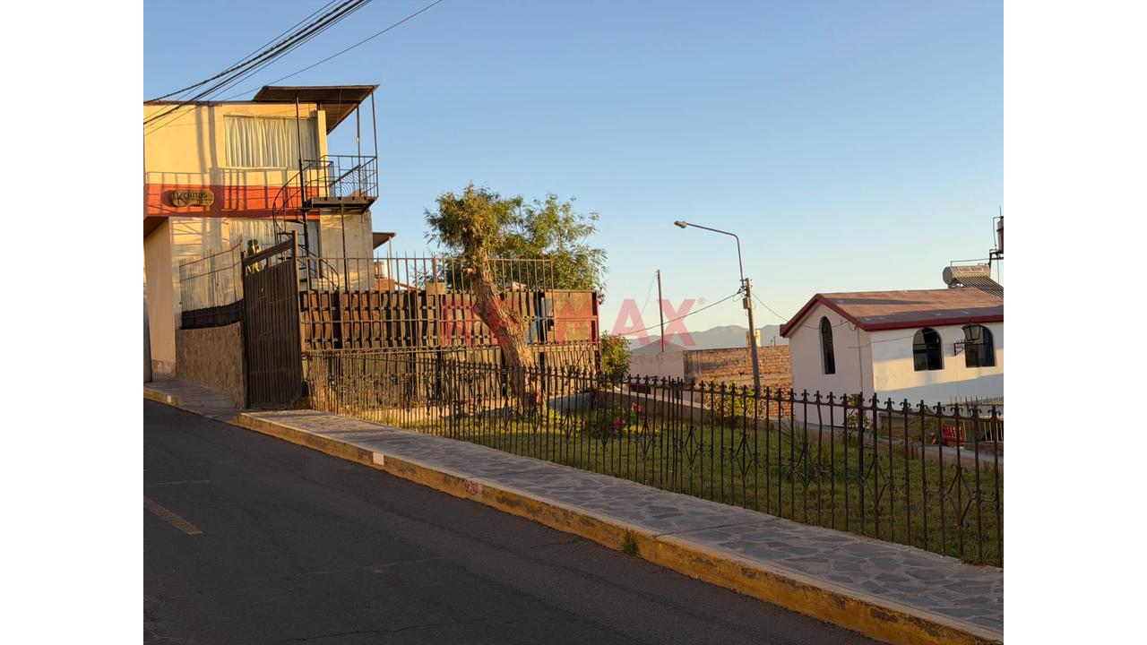 Vendo Terreno Urbano De 217 M2 / Sabandia / A 5 Min Del Ingreso / Excelente Ubicacion Y Vista / Con Proyecto Diseñado Para Vivienda De 3 Pisos Con Piscina. - 2
