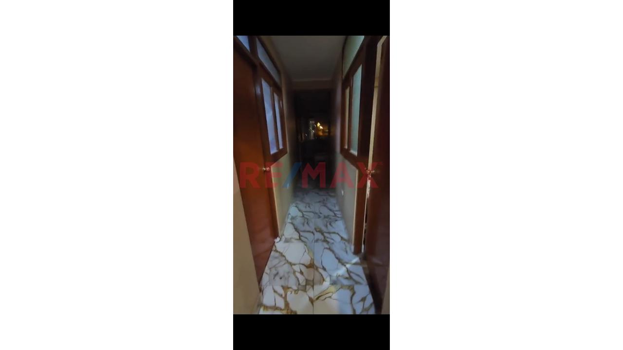 Venta Casa De 5 Pisos En Esquina - Ventanilla - 18
