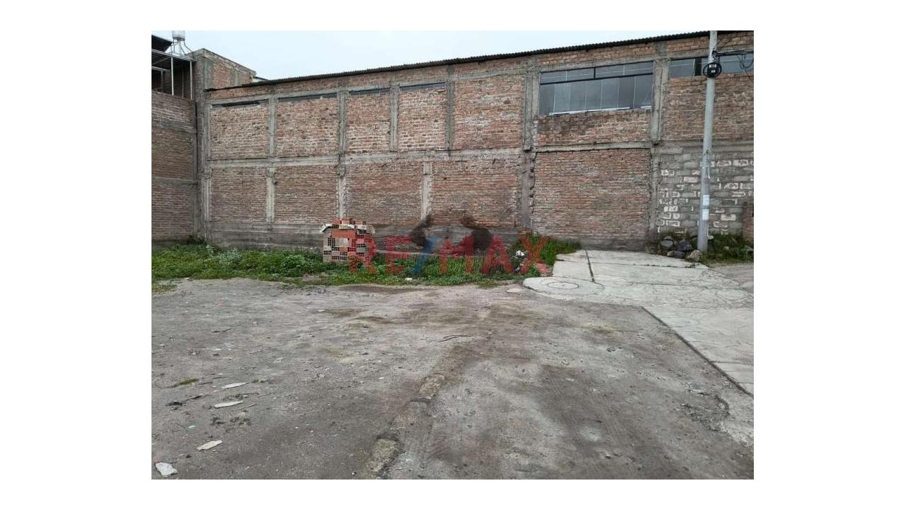 Venta De Terreno Urbano Av. Dolores Jlbyr - 5