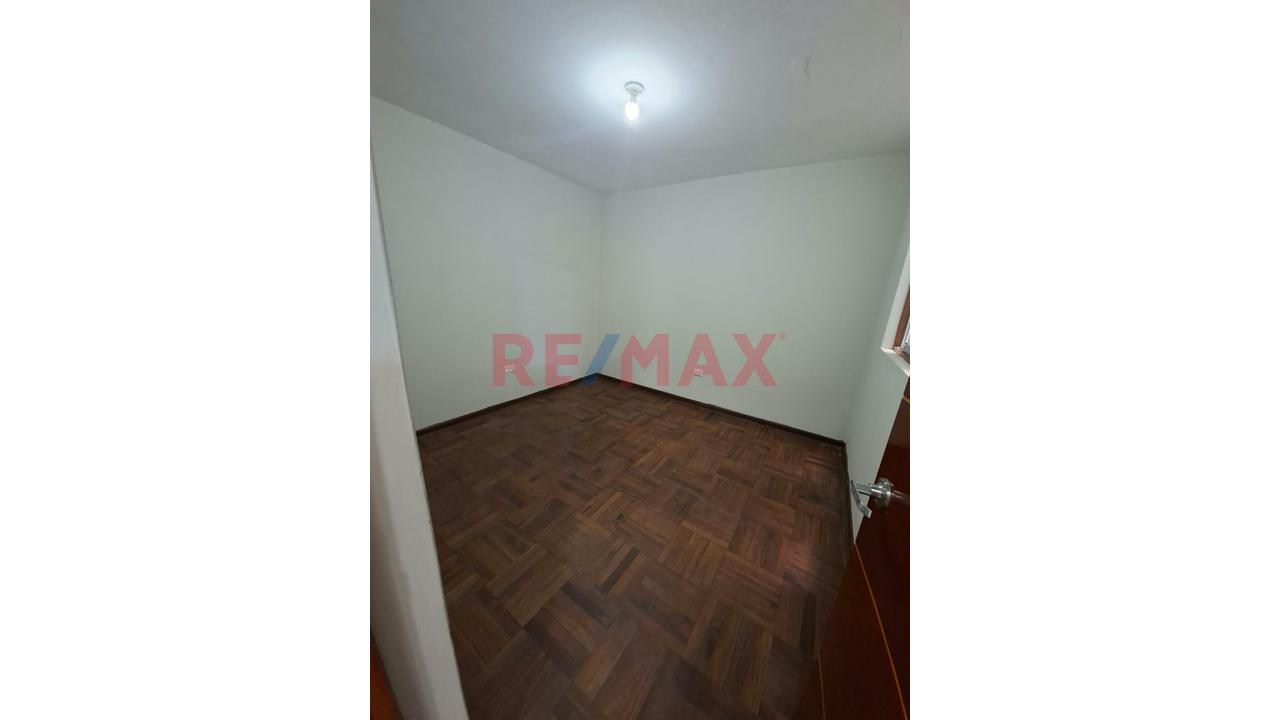 Alquiler Departamentto Remodelado Frente A Parque Distrito De Rimac — foto 11