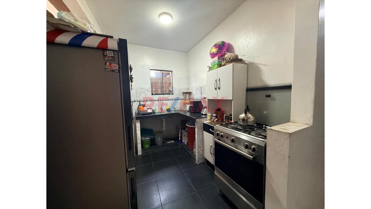 Venta De Casa 2 Pisos Urb Vista Alegre Chorrillos - $120,000 — foto 2