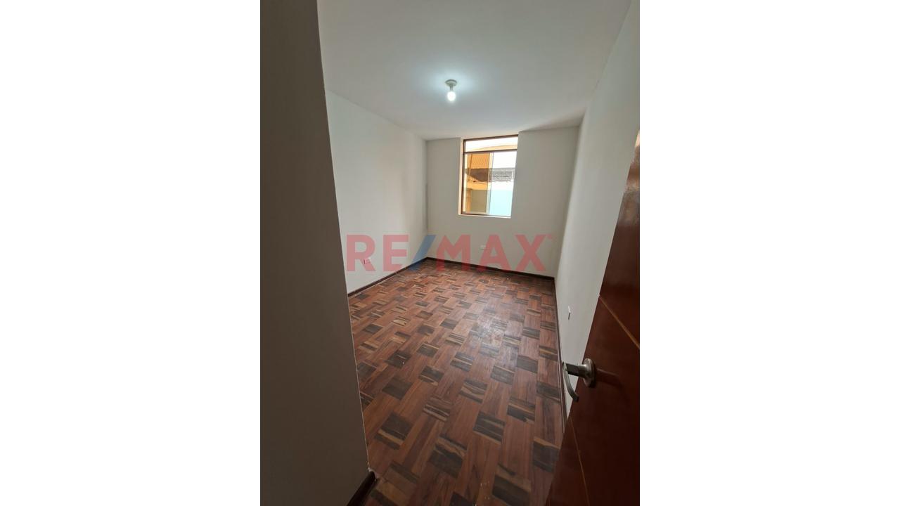 Alquiler Departamentto Remodelado Frente A Parque Distrito De Rimac — foto 10