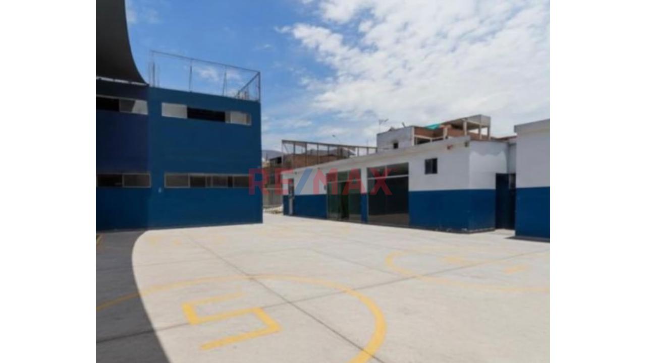 Venta De Local Comercial En San Juan De Lurigancho A Cuadras De Estacion San Carlos - 4