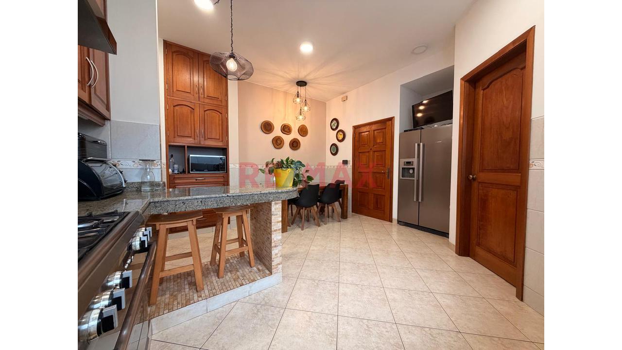 ✨ ¡Espectacular Dúplex Con Amplia Terraza En Exclusiva Zona De Chacarilla Del Estanque! - 9