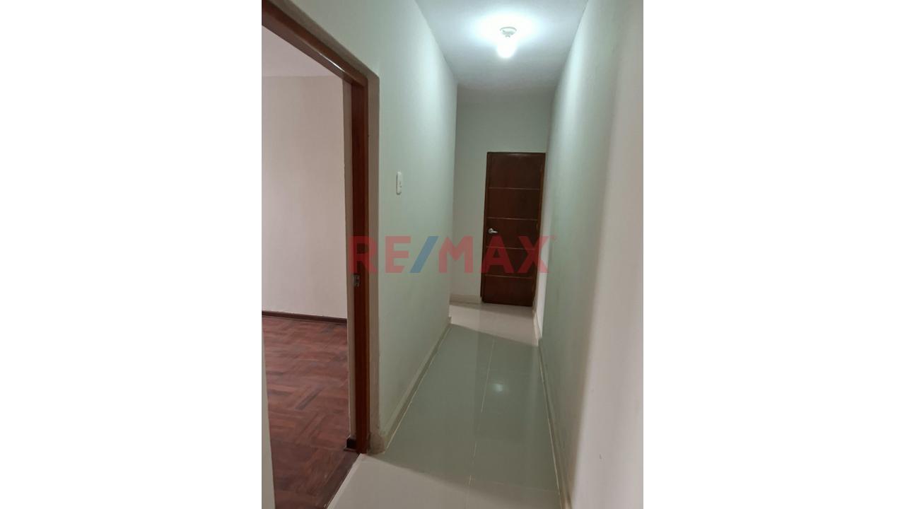 Alquiler Departamentto Remodelado Frente A Parque Distrito De Rimac — foto 11