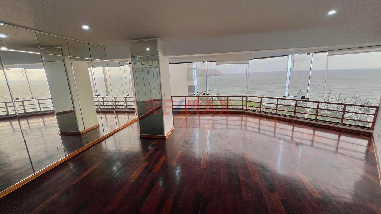 Alquiler De Departamento Con Vista Al Malecón Y Ascensor Directo — foto 2