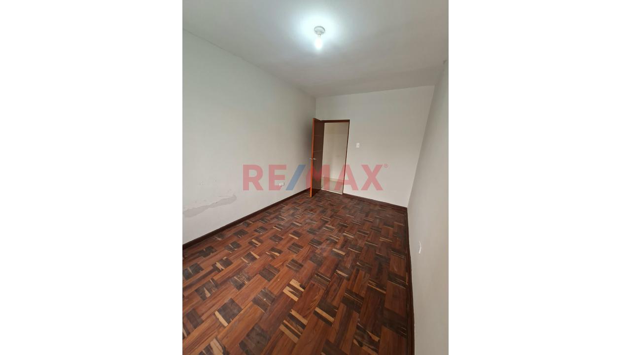 Alquiler Departamentto Remodelado Frente A Parque Distrito De Rimac — foto 11