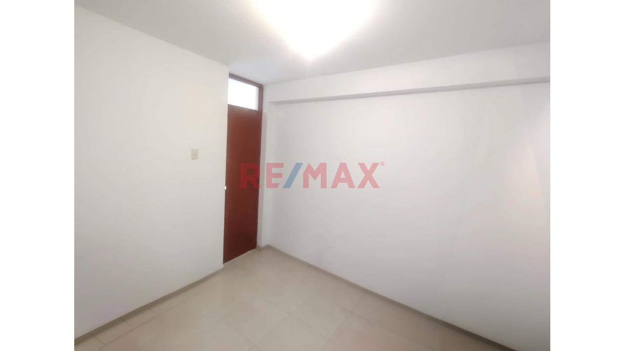 Departamento En Primer Piso En Villa Universitaria, Smp! — foto 2