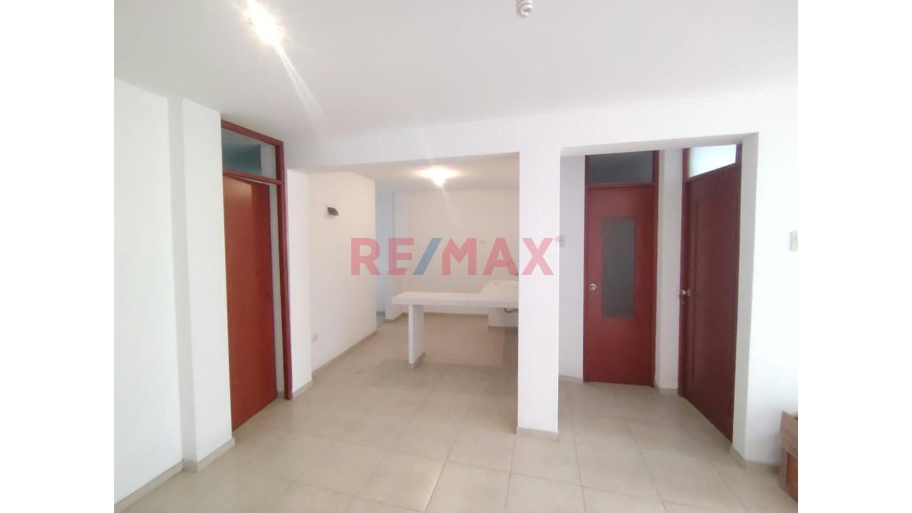 Departamento En Primer Piso En Villa Universitaria, Smp! — foto 3