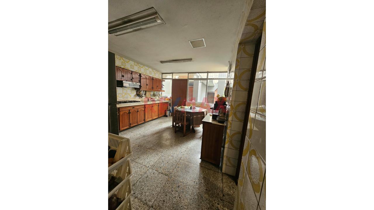 Duplex En Corpac - Una Oportunidad Para Vivir Con Tu Familia En Un Amplio Hogar! - 5