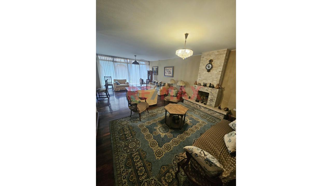 Duplex En Corpac - Una Oportunidad Para Vivir Con Tu Familia En Un Amplio Hogar! - 3