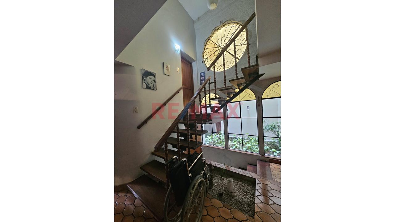 Duplex En Corpac - Una Oportunidad Para Vivir Con Tu Familia En Un Amplio Hogar! - 8