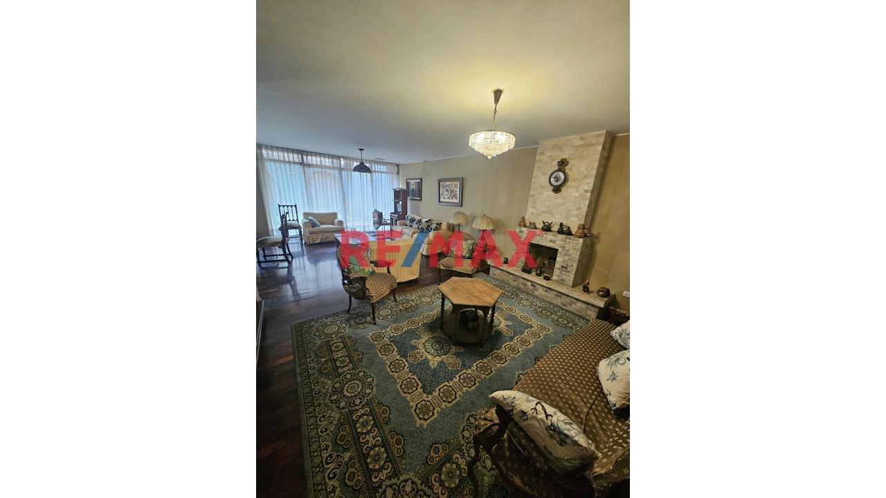 Duplex En Corpac - Una Oportunidad Para Vivir Con Tu Familia En Un Amplio Hogar! - 1