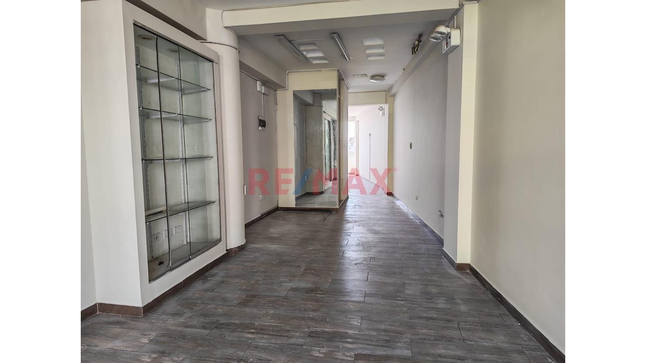 Alquila Local Comercial En Av. Cayma – Excelente Ubicación - 5