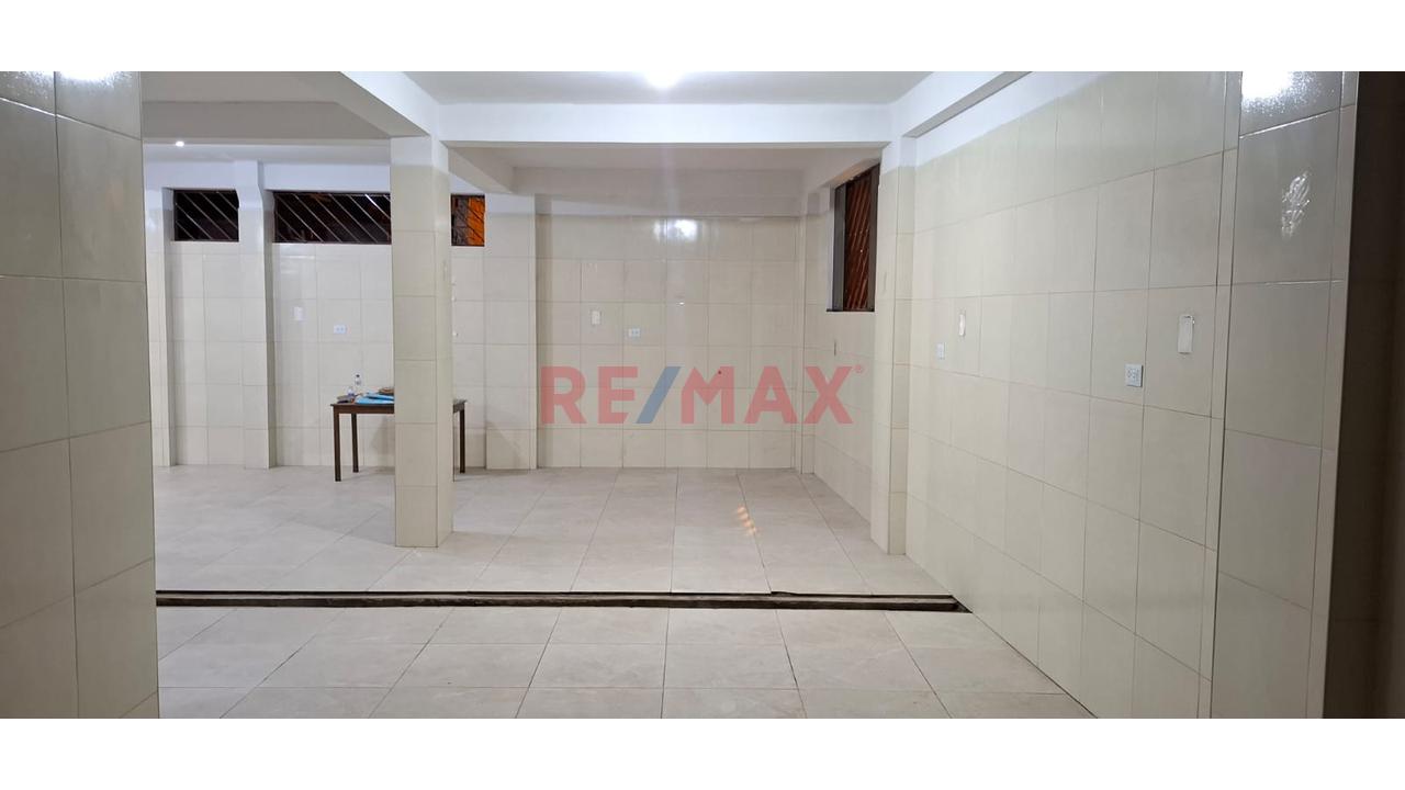 Alquiler De Local Comercial De Estreno De 135 M² Con Doble Frente A Dos Vías En Villa María Del Triunfo! - 5