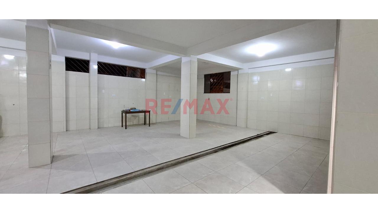 Alquiler De Local Comercial De Estreno De 135 M² Con Doble Frente A Dos Vías En Villa María Del Triunfo! - 7
