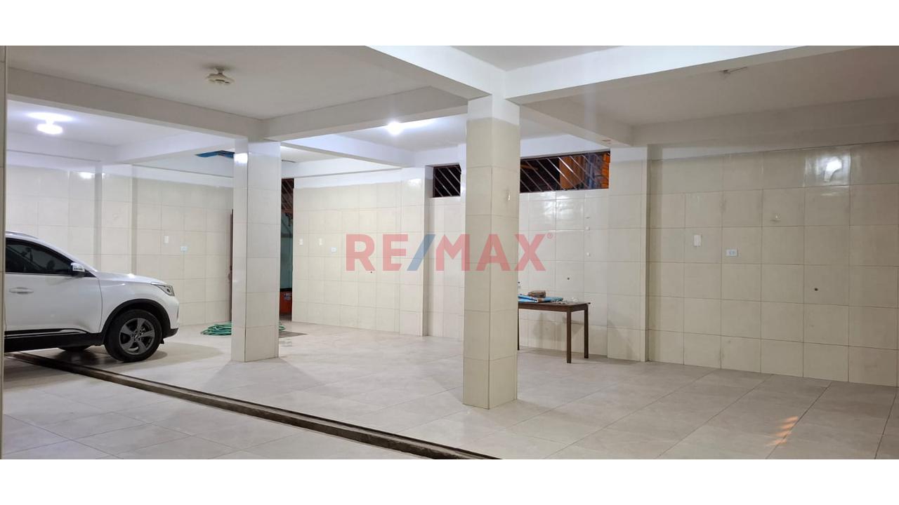 Alquiler De Local Comercial De Estreno De 135 M² Con Doble Frente A Dos Vías En Villa María Del Triunfo! - 2