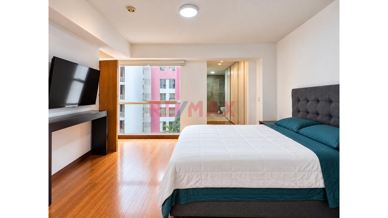 Venta De Departamento En Límite Barranco Y Miraflores — foto 8