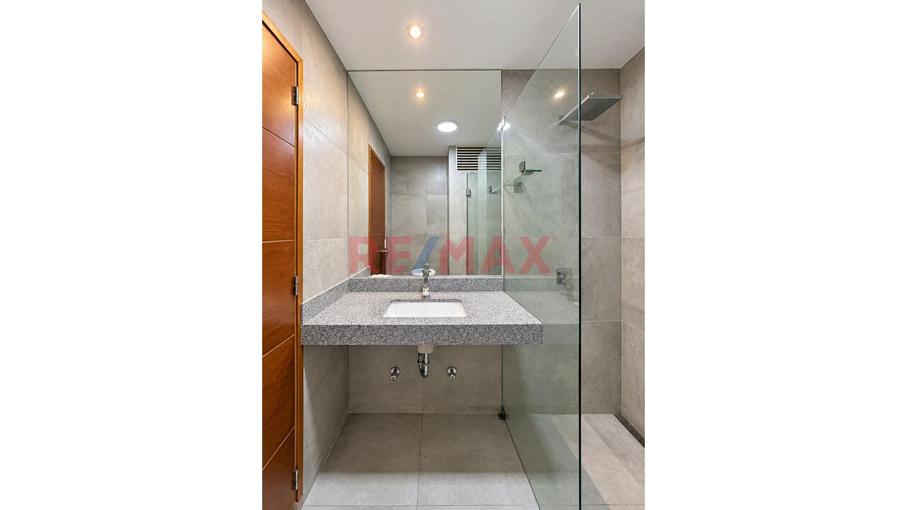 Venta De Departamento En Límite Barranco Y Miraflores — foto 7