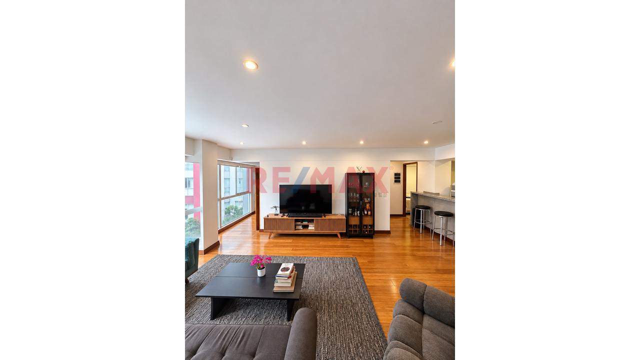 Venta De Departamento En Límite Barranco Y Miraflores — foto 5