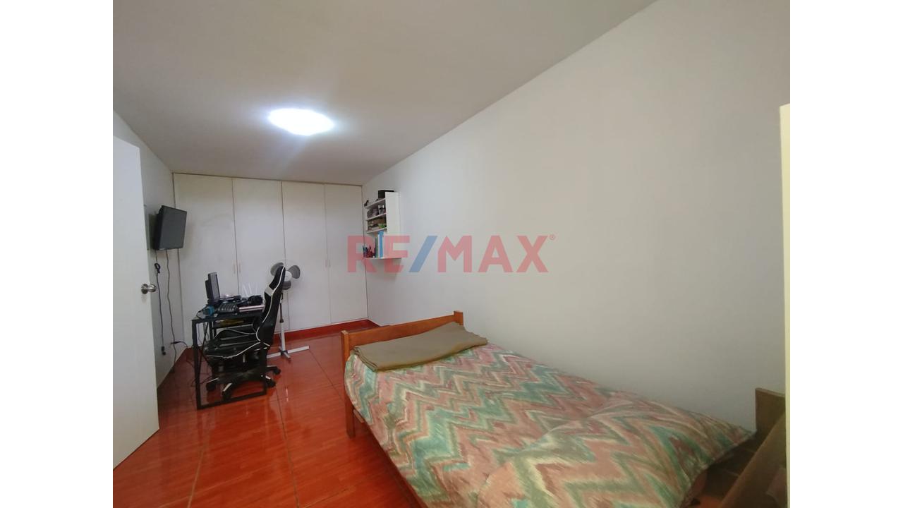 Venta De Depa Primer Piso + Cochera Frente A Parque Ubicacion Estrategica En Vista Alegre Surco — foto 8
