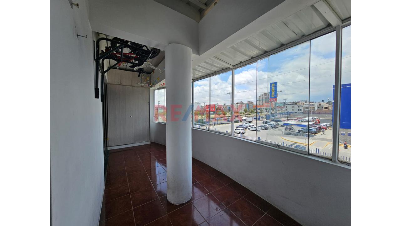 Amplio E Iluminado Departamento En Coop. Victor Andrés Belaunde, A Una Cuadra De Macro Y A 5 Minutos De La Universidad Católica — foto 12