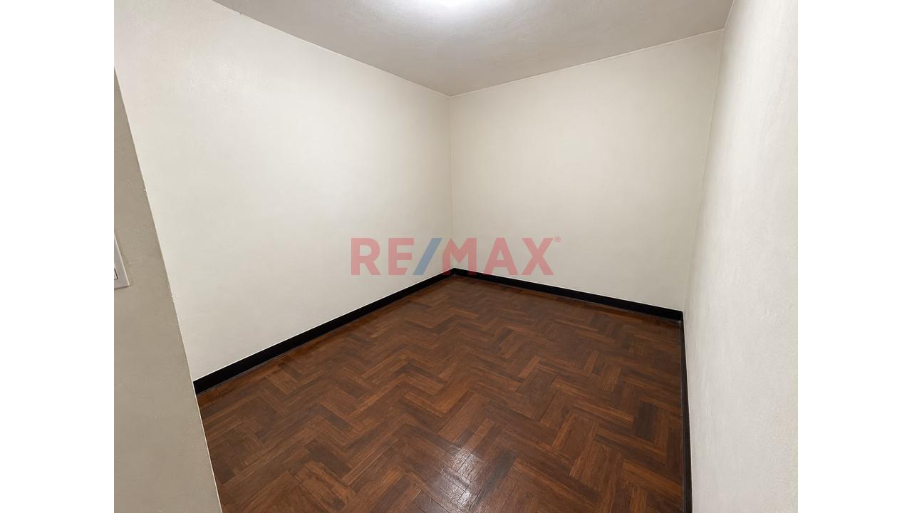 Alquiler De Local Comercial De 120 M² – 2.º Piso | Av. Carlos Izaguirre, Los Olivos - 10