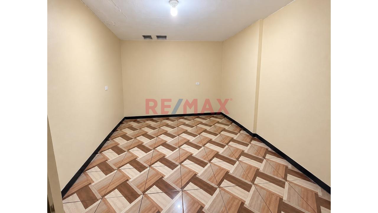 Alquiler De Local Comercial De 120 M² – 2.º Piso | Av. Carlos Izaguirre, Los Olivos - 9