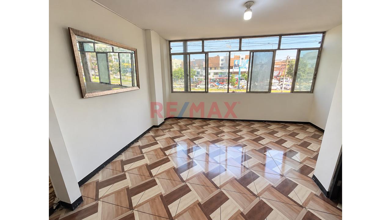 Alquiler De Local Comercial De 120 M² – 2.º Piso | Av. Carlos Izaguirre, Los Olivos - 6
