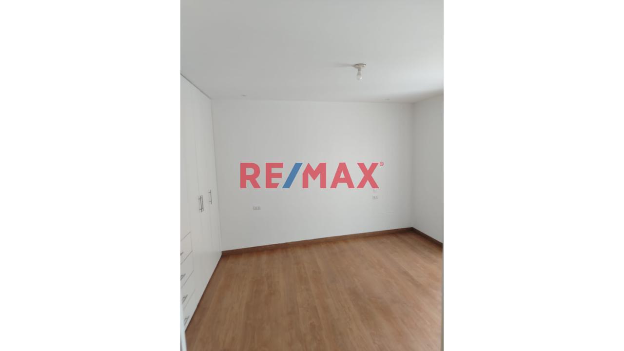 ¡Alquiler De Departamento De 100 M² En Barrio Médico, Límite Con Miraflores Con Cochera — foto 10