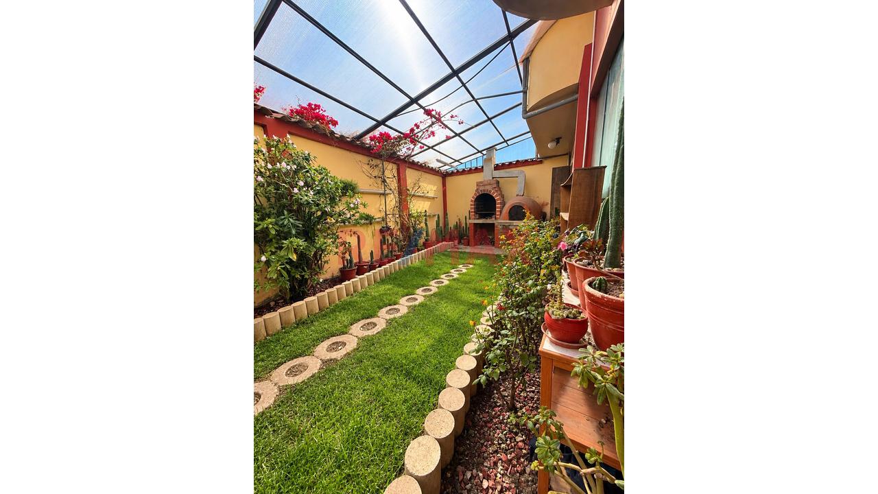 Oportunidad Inmobiliaria En Cusco | Casa De 3 Pisos — foto 2