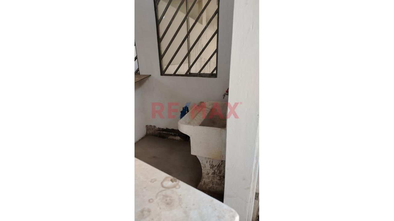 ¡Gran Oportunidad En Pachacámac! Casa Comercial/Residencial De 2 Pisos — foto 8