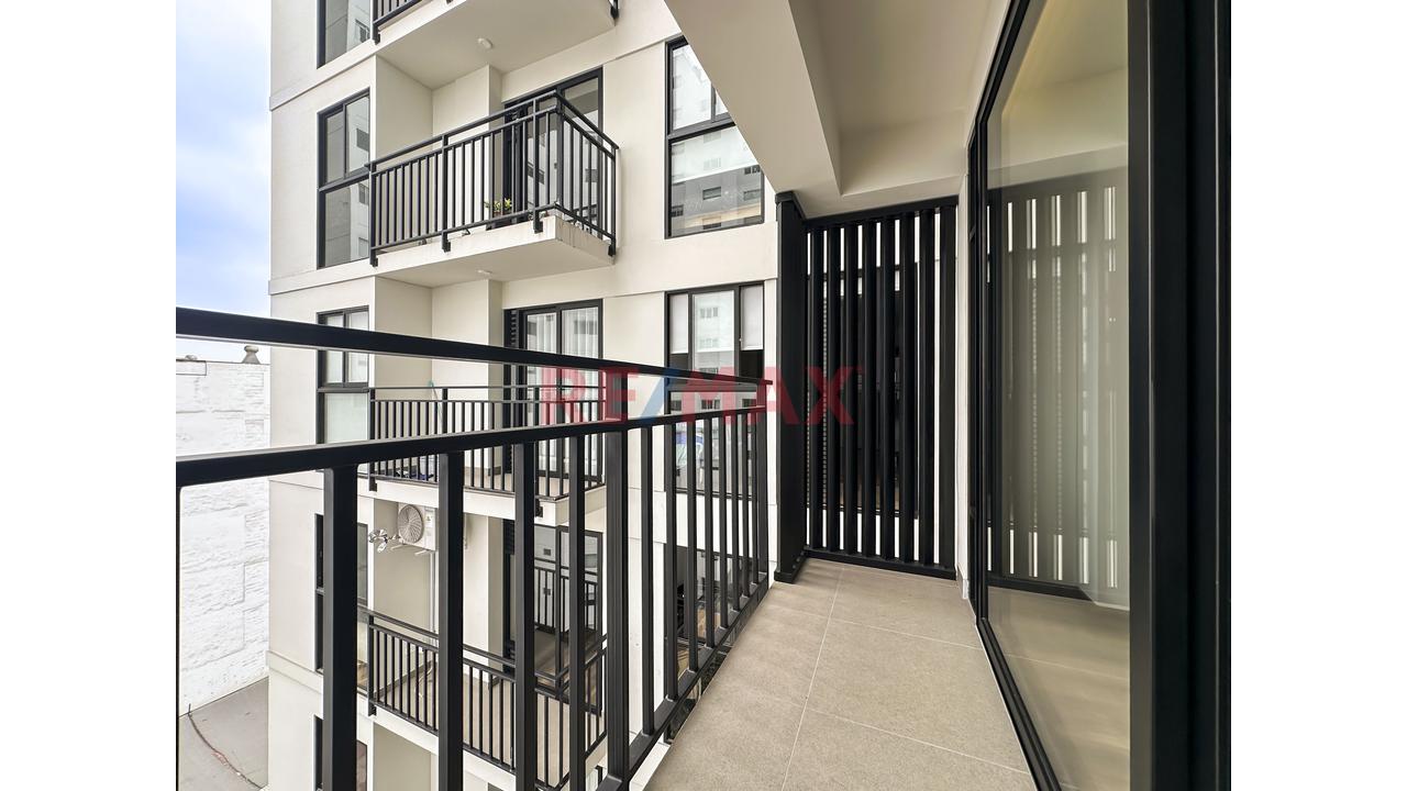 Se Alquila Bello Dpto De Estreno En Miralores A Un Paso Del Malecón De La Marina — foto 6